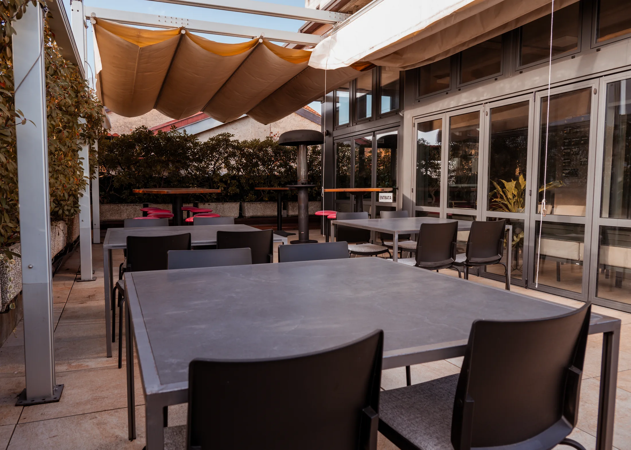 Thouraz Pub terrace